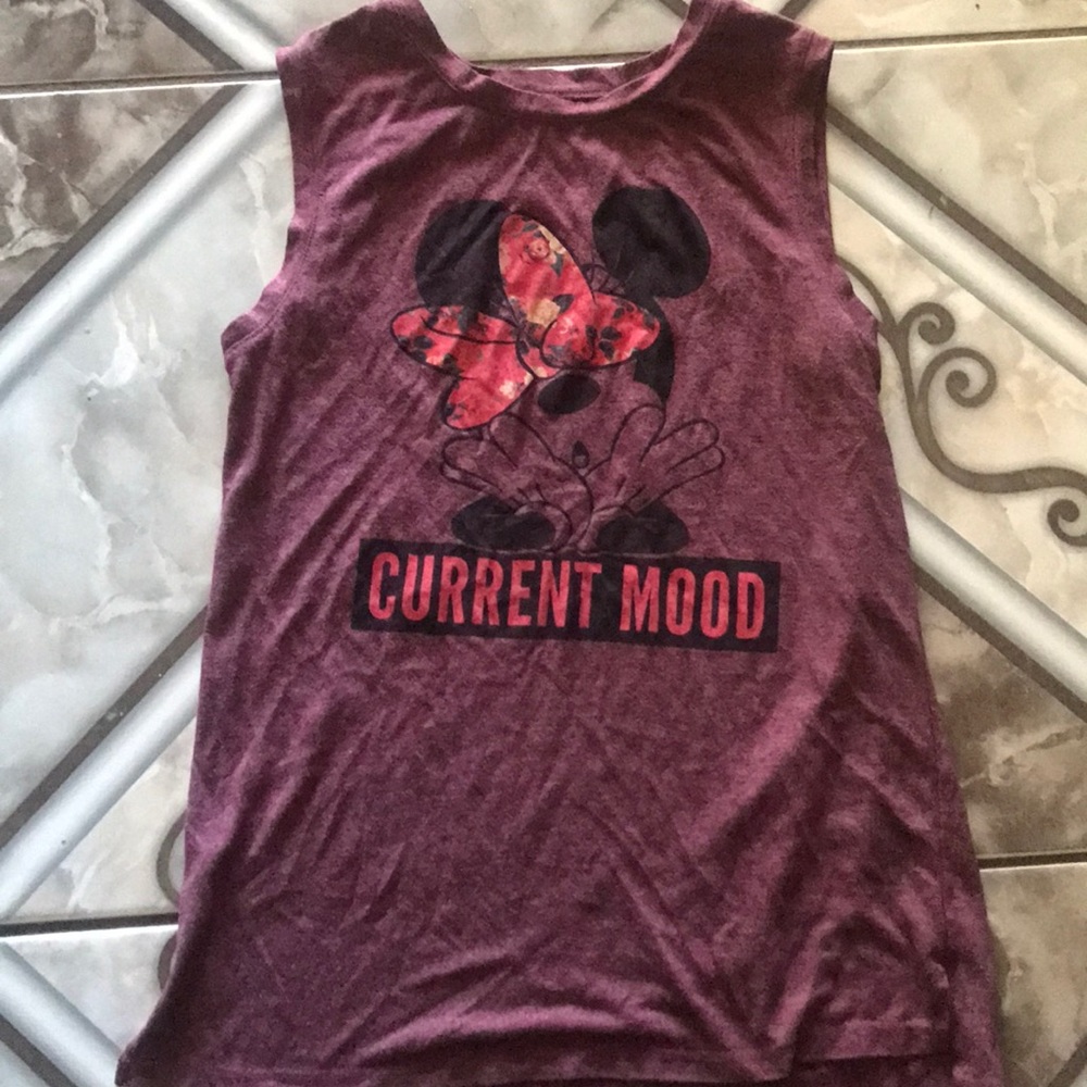 Cute Minnie Mouse sleeveless tee!